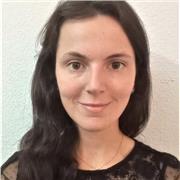 Professeure de FLE offre des cours de FLE pour adultes en présentiel et en ligne. Diplômée de la Sorbonne et avec 3 ans d'expérience en France et à l'international